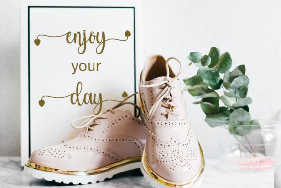 Hollya Font font preview - 4