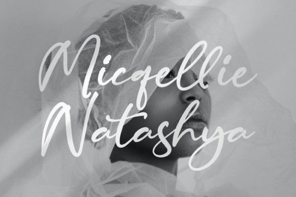 Carolena Narashy Font - Preview 1