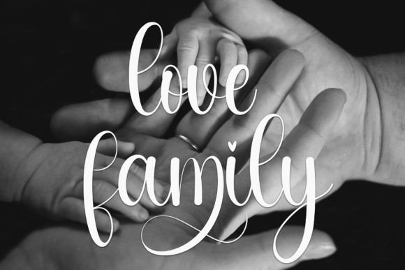 Family Font - Preview 1