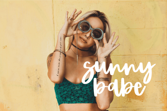 Bikini Babe Font - Preview 1