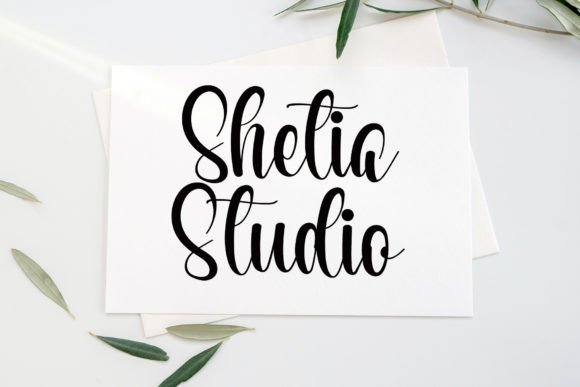 Family Font - Preview 3