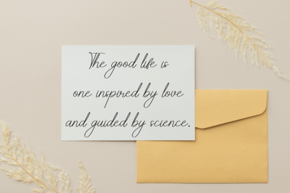 Antique Font - Preview 2