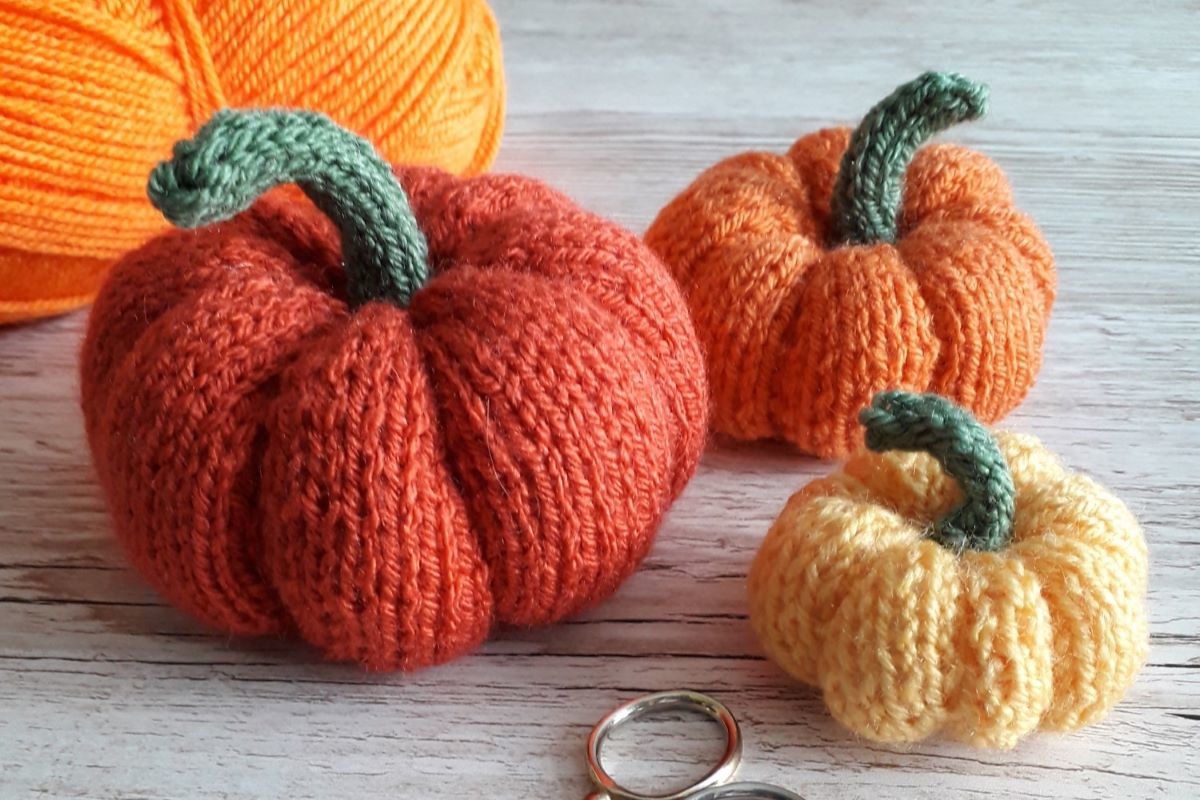 Easy Knitted Pumpkin
