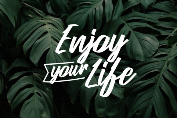 Calisher Font - Preview 3