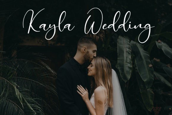 Family Magnolia Font - Preview 1