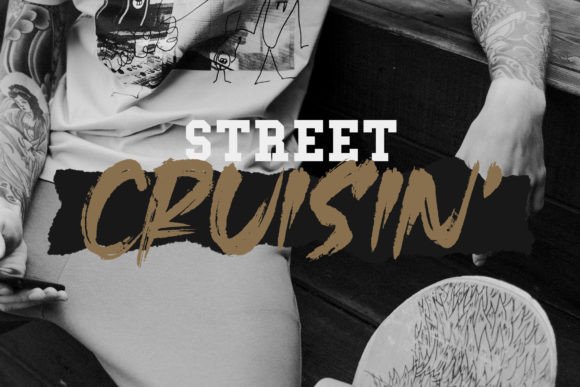Crowned Font - Preview 3