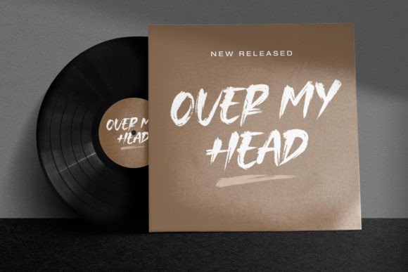 Crowned Font - Preview 4