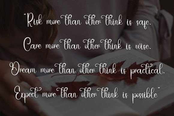 Autumn Break Font - Preview 4
