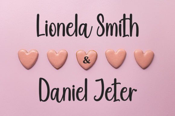 Family Christmas Font - Preview 2