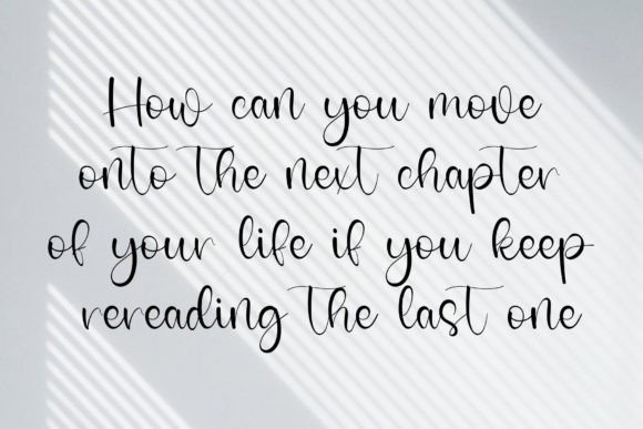 Caroling Font - Preview 1