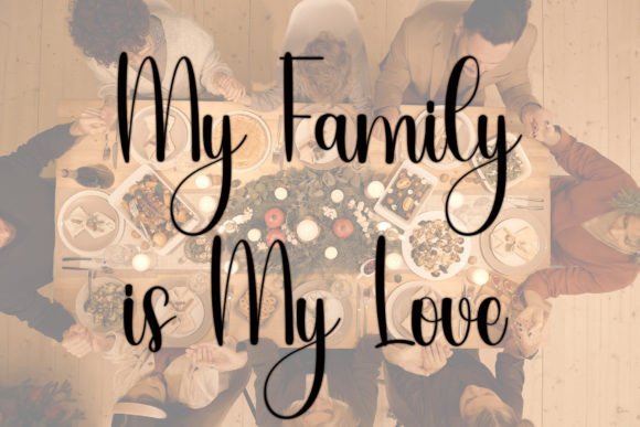Family Christmas Font - Preview 1