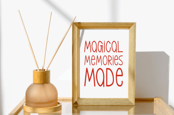 Gleaming Christmas Font - Preview 3