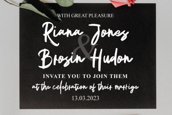 Recintas Font font preview - 6