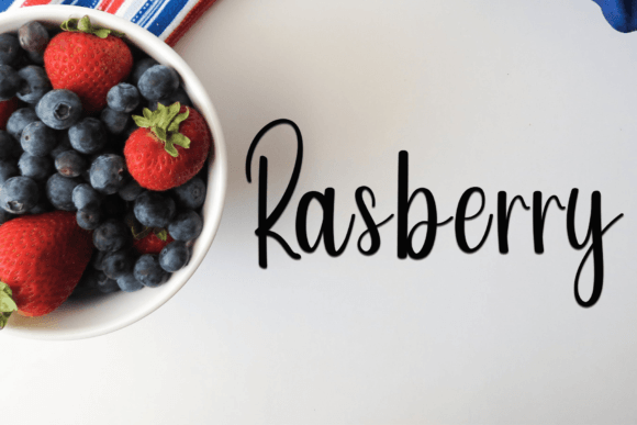 Cranberries Font - Preview 3