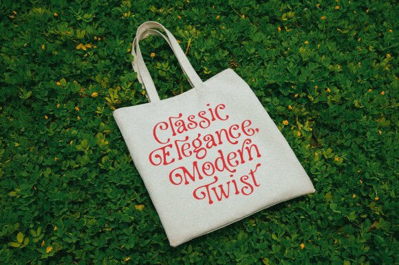 French Croissant Font - Preview 5