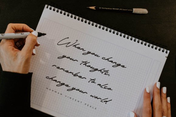 Grandest Font - Preview 1