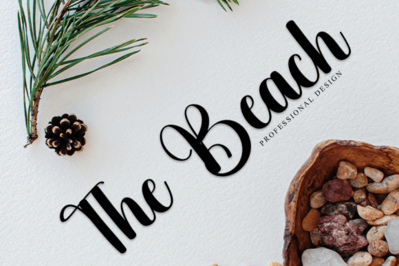 Holly Font - Preview 2