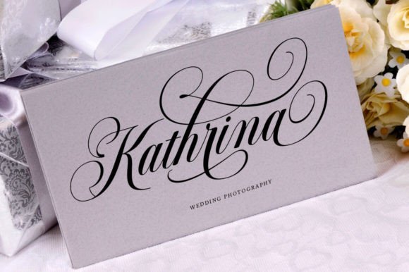 Bridgerton Font - Preview 4