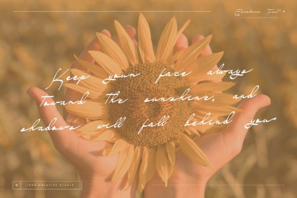 Esmelora Font - Preview 5