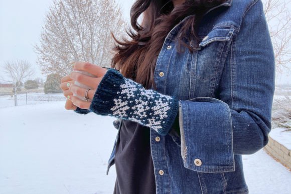 Women's Falling Snowflakes Mitts