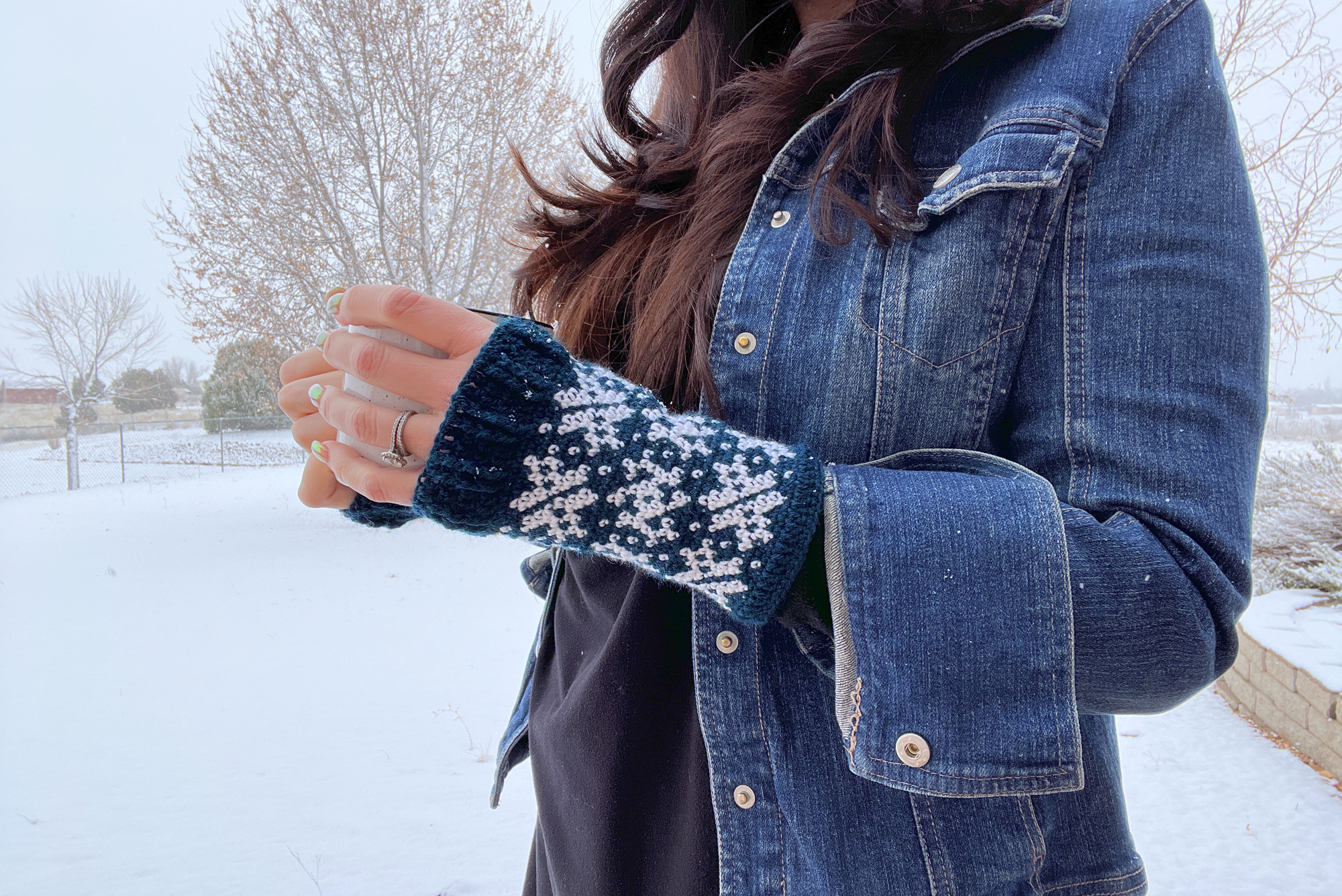 Women's Falling Snowflakes Mitts