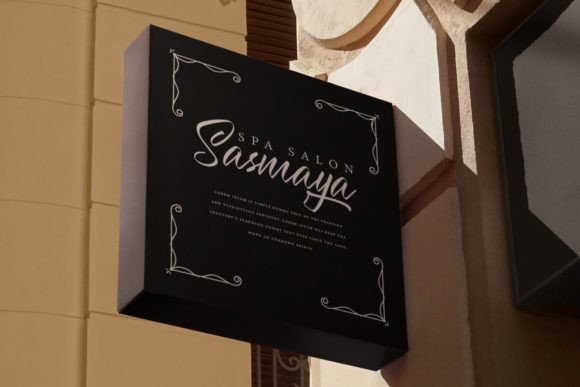 Classic Moura Font - Preview 1
