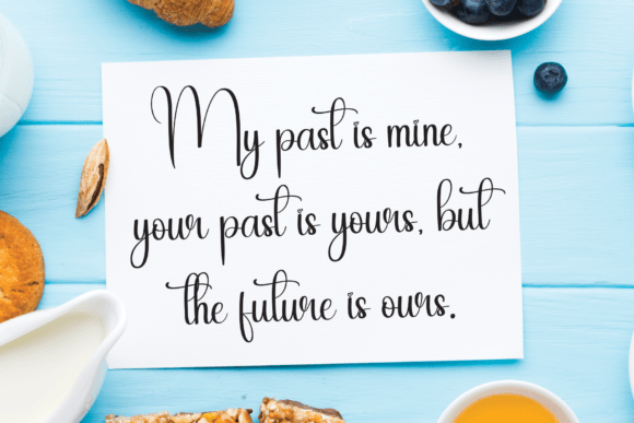Eighteen Font - Preview 2
