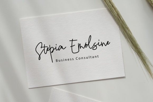 Histrea Font - Preview 1