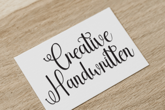 Aunty Font - Preview 4