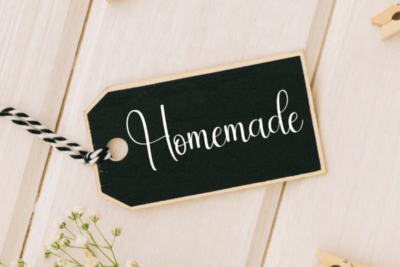 Black Diamond Font - Preview 4