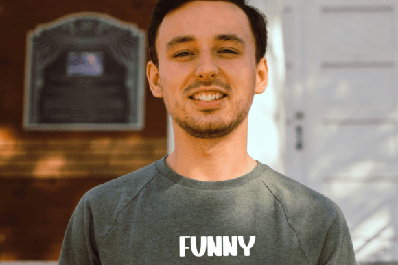 Entertain Font - Preview 3