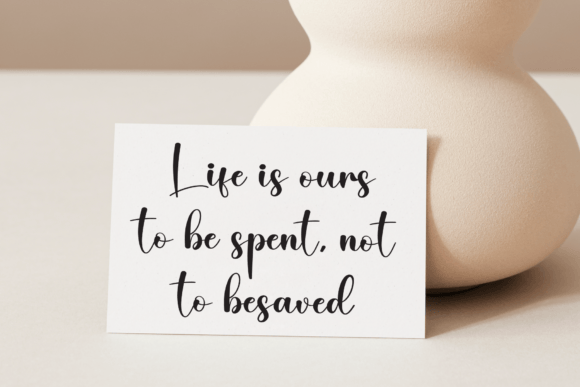 Delicate Font - Preview 2