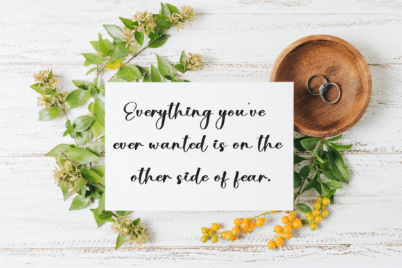 Blaching Font - Preview 2