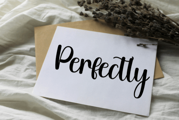 Classic Vacation Font - Preview 4