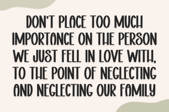 Family Gathering Font - Preview 1