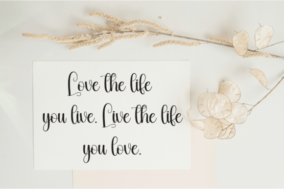 Beach Font - Preview 3