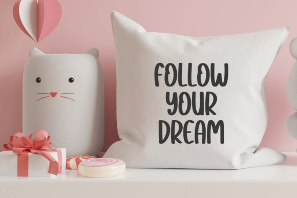 Pinky Season Font font preview - 2