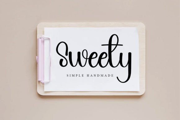 Butterfly Font - Preview 1