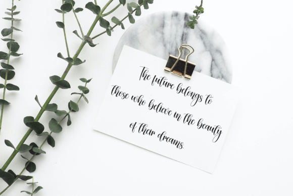 Dearly Font - Preview 2