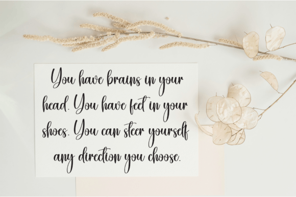 Butterflies Font - Preview 2