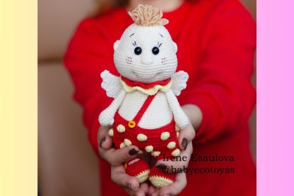 Amigurumi Valentine’s Strawberry Cupid