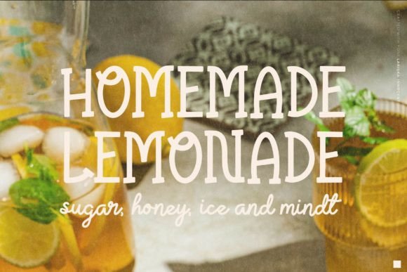 Lariska Innocent Font font preview - 3