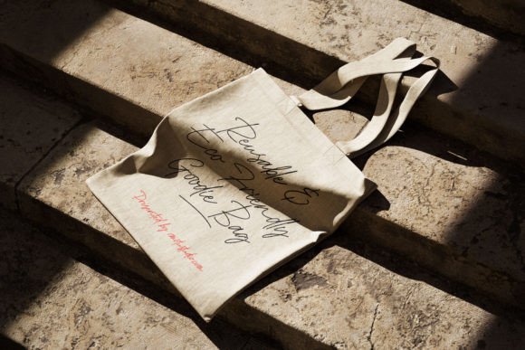 Harington Signature Font - Preview 5