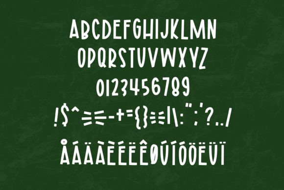 Evergreen Berries Font PNG with transparent background - Preview 1