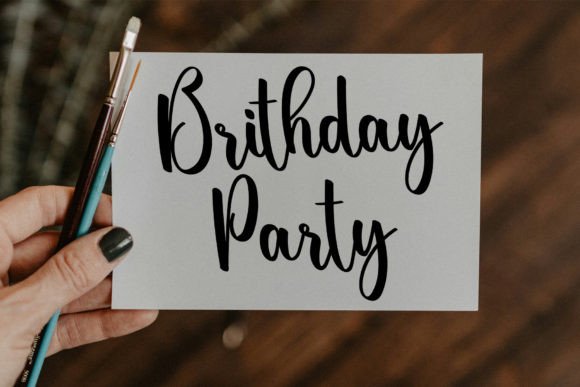 Chandler Font - Preview 3