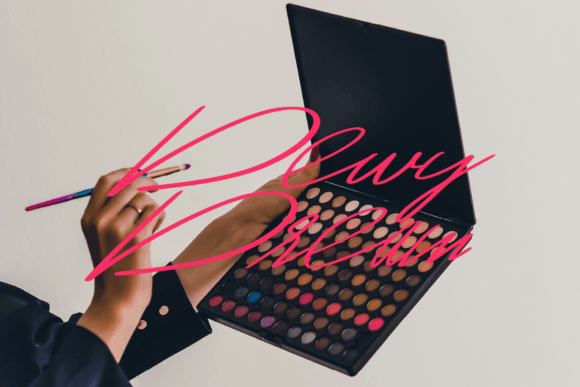 Delicate Font - Preview 4