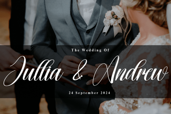 Antique Font - Preview 1