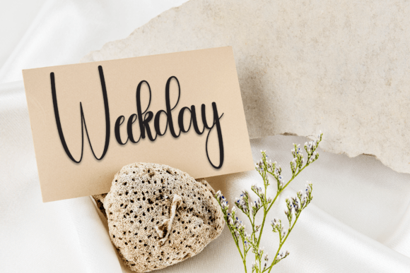 Bridesmaid Font - Preview 3