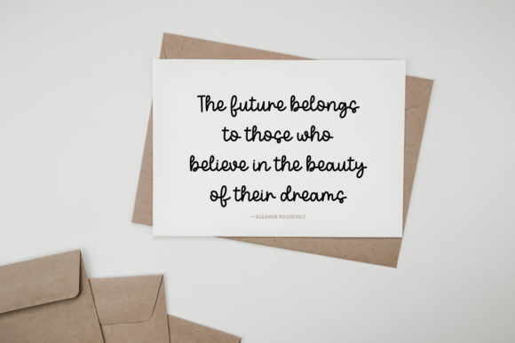 Elegant Women Font - Preview 3