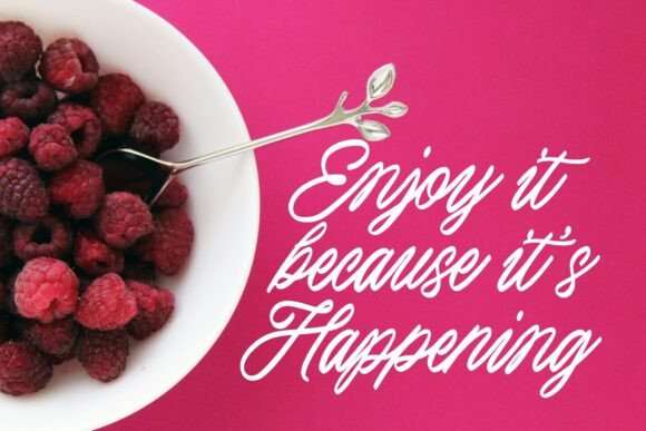 Baneberries Delight Font - Preview 3